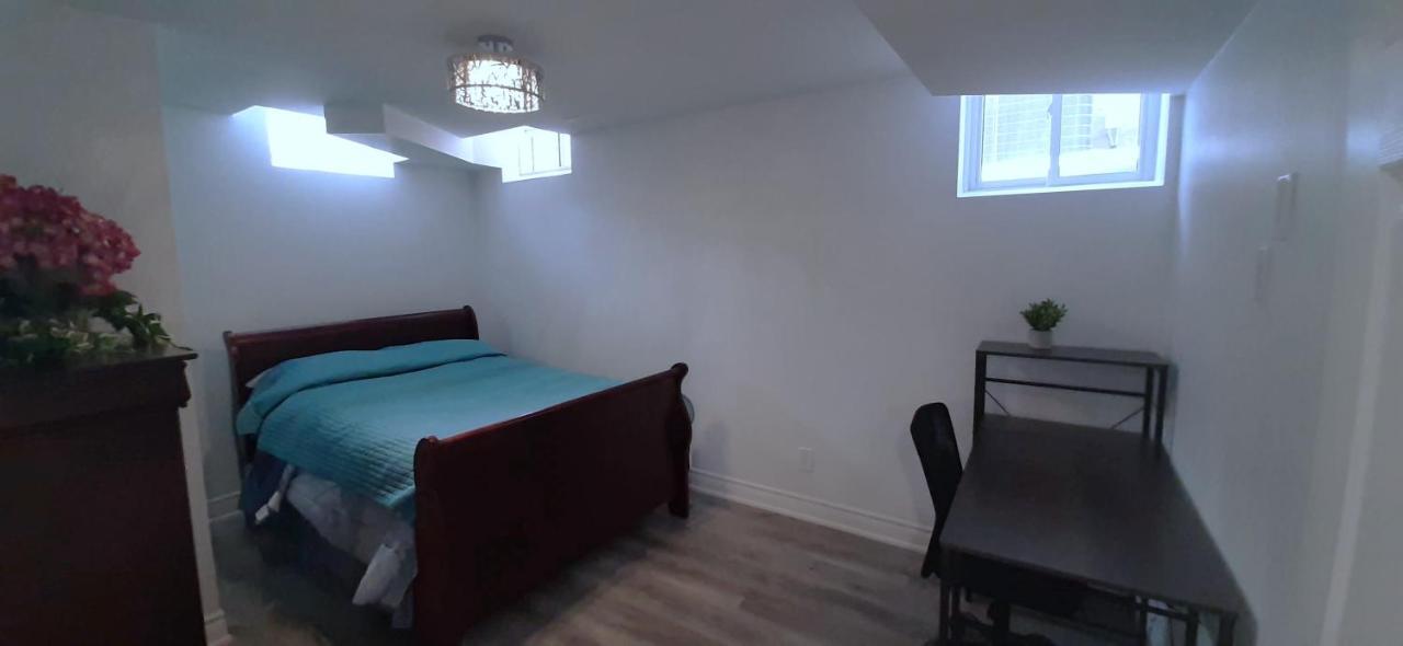 2 Bedrooms 2 Washrooms 2 Parking Spots Basement Apartment Newmarket Exterior foto